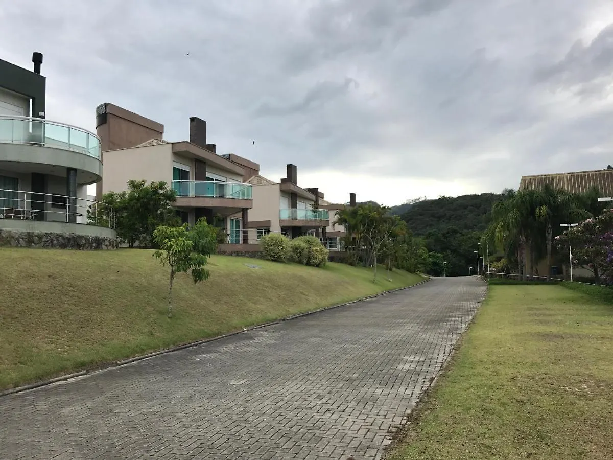 Belíssimo resort com águas termais Aguas Mornas Сasa de vacaciones